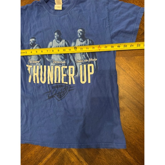 Gildan Oklahoma City Thunder Basketball Graphic T Shirt Men's Medium |J1 - Picture 5 of 5